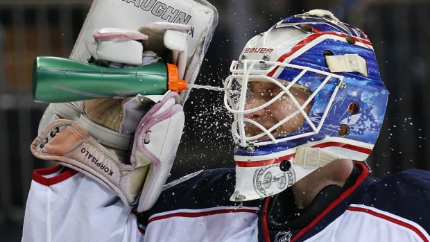 hydration-hockey-lead_1.jpg